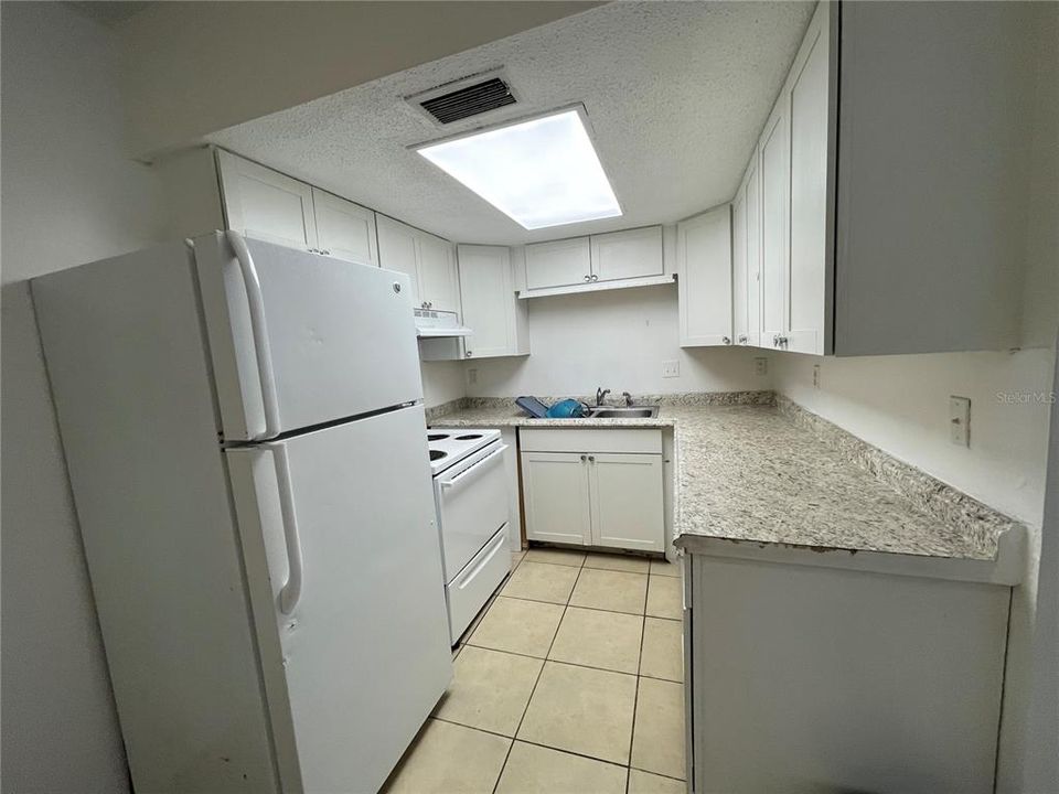 出租: $1,650 (2 贝兹, 1 浴室, 770 平方英尺)