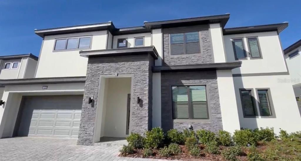 Vendido Recientemente: $1,540,910 (11 camas, 11 baños, 4991 Pies cuadrados)