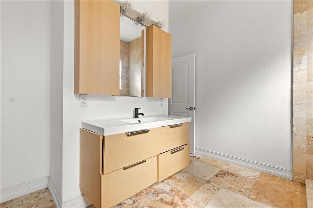 En Venta: $725,000 (5 camas, 5 baños, 5702 Pies cuadrados)