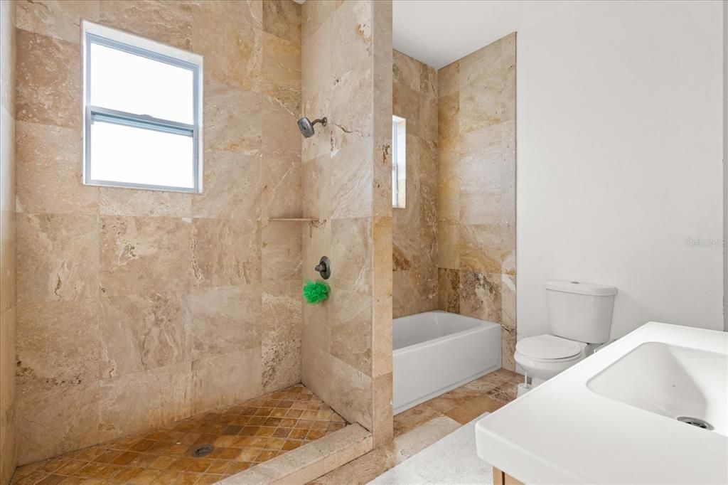 En Venta: $725,000 (5 camas, 5 baños, 5702 Pies cuadrados)