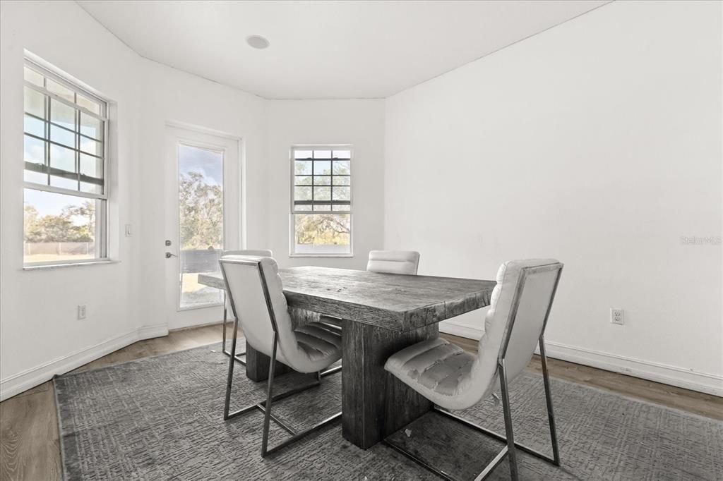 En Venta: $725,000 (5 camas, 5 baños, 5702 Pies cuadrados)