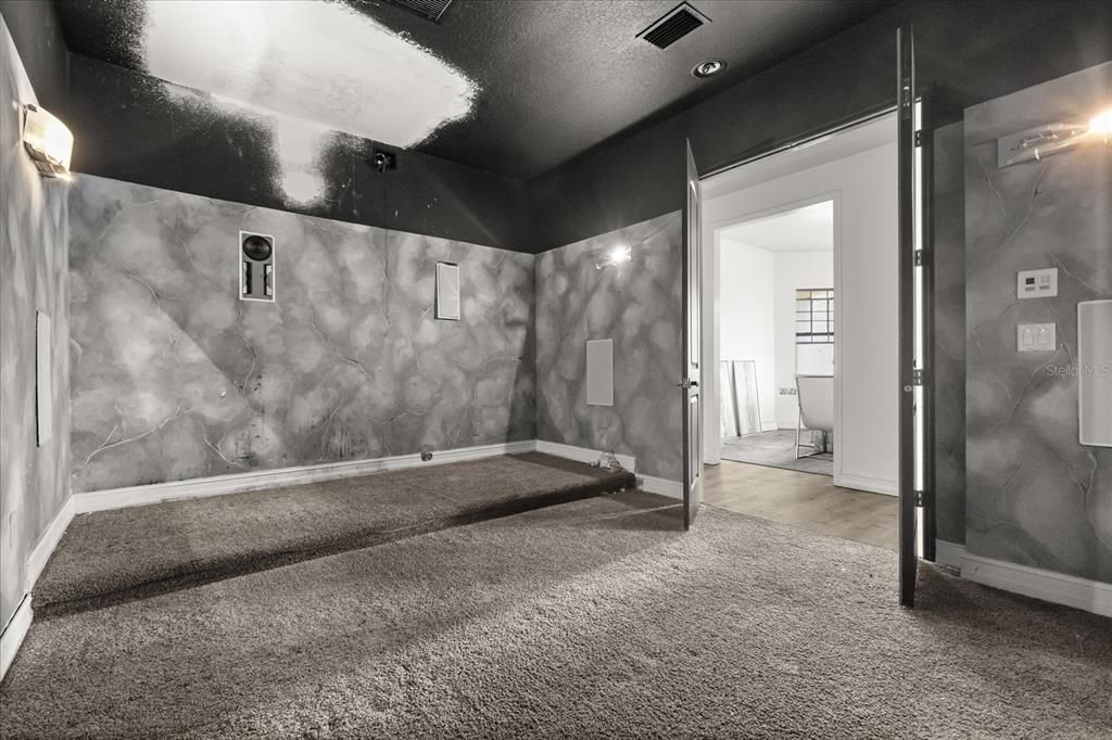 En Venta: $725,000 (5 camas, 5 baños, 5702 Pies cuadrados)