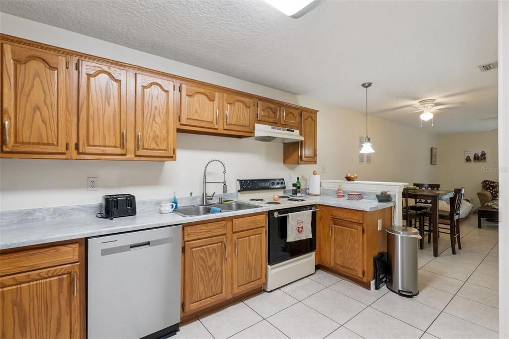 For Sale: $524,900 (6 beds, 0 baths, 2062 Square Feet)