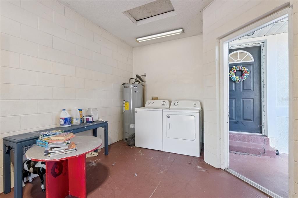 For Sale: $524,900 (6 beds, 0 baths, 2062 Square Feet)