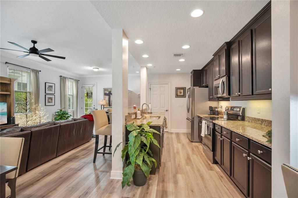 На продажу: $1,228,000 (7 спален, 0 ванн, 3150 Квадратных фут)