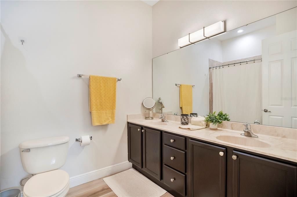 На продажу: $1,228,000 (7 спален, 0 ванн, 3150 Квадратных фут)