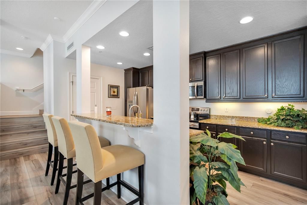 На продажу: $1,228,000 (7 спален, 0 ванн, 3150 Квадратных фут)