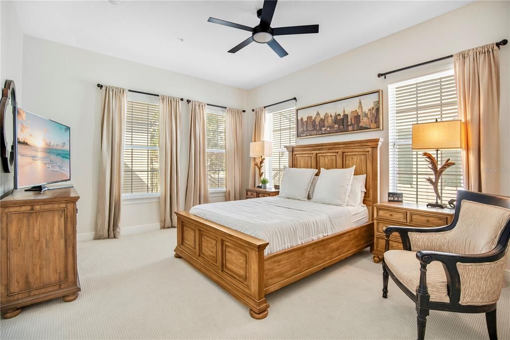 На продажу: $1,228,000 (7 спален, 0 ванн, 3150 Квадратных фут)