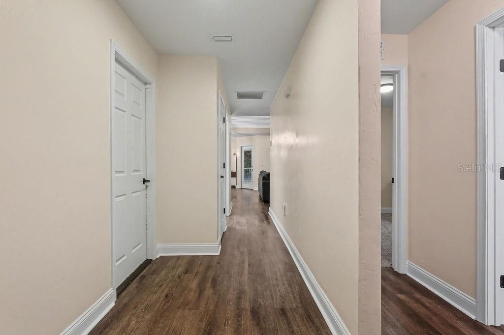 For Sale: $330,000 (3 beds, 2 baths, 1402 Square Feet)