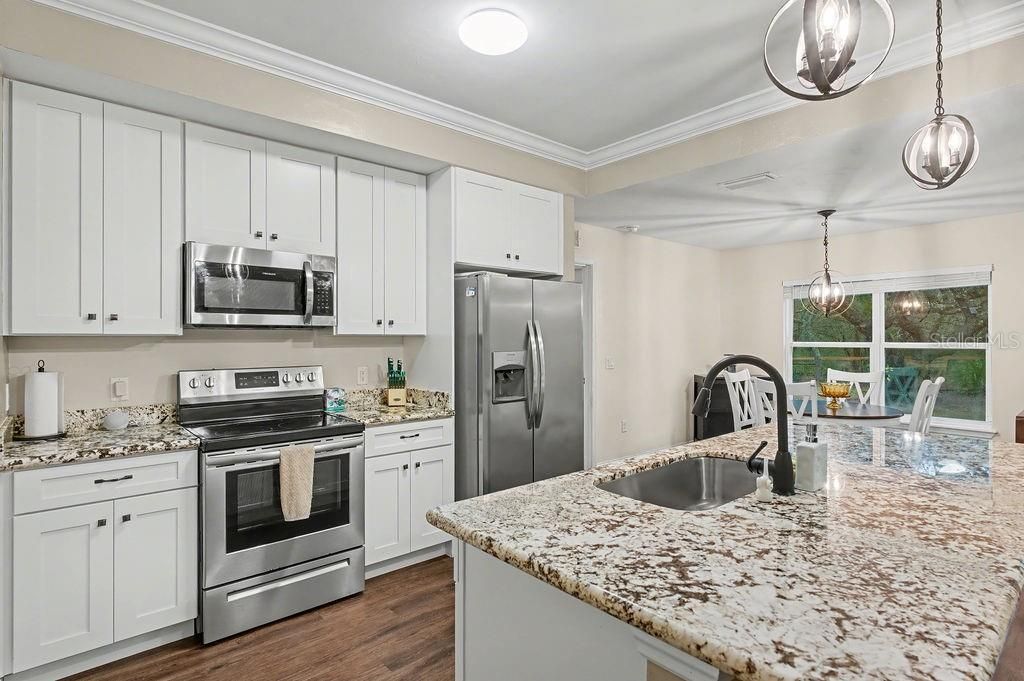 For Sale: $330,000 (3 beds, 2 baths, 1402 Square Feet)