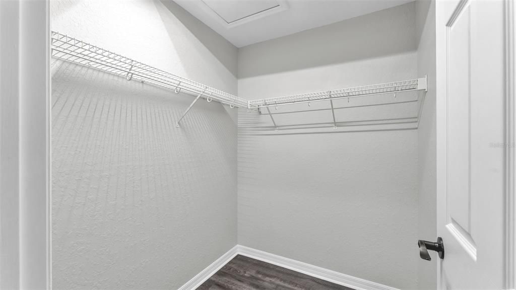 For Sale: $529,900 (5 beds, 3 baths, 2734 Square Feet)