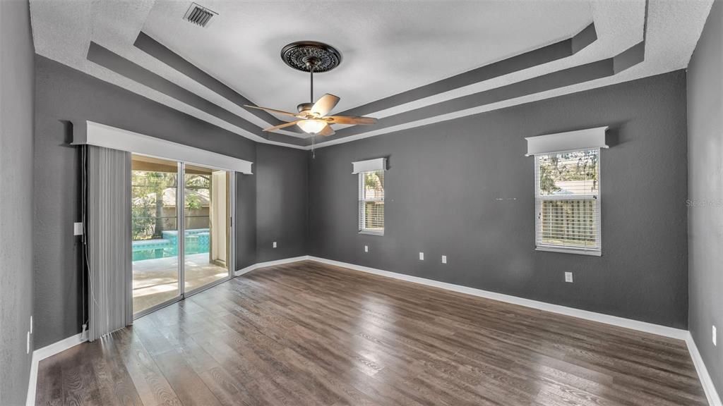 For Sale: $529,900 (5 beds, 3 baths, 2734 Square Feet)