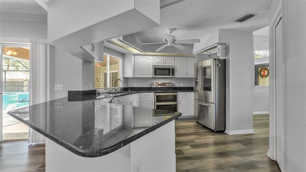 For Sale: $529,900 (5 beds, 3 baths, 2734 Square Feet)