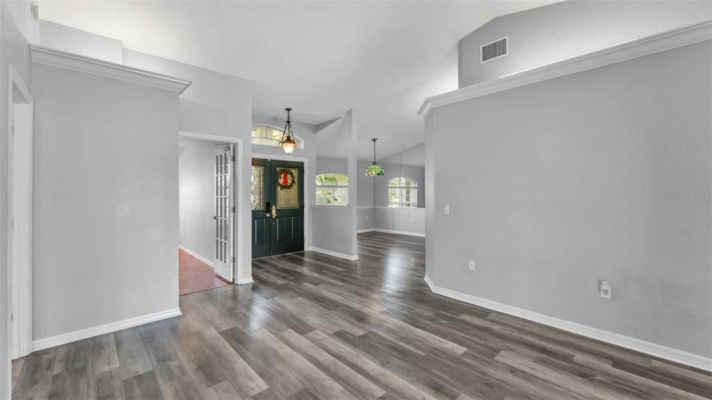 For Sale: $529,900 (5 beds, 3 baths, 2734 Square Feet)