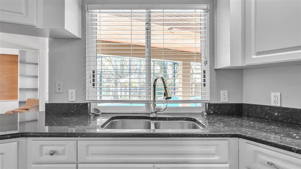 For Sale: $529,900 (5 beds, 3 baths, 2734 Square Feet)