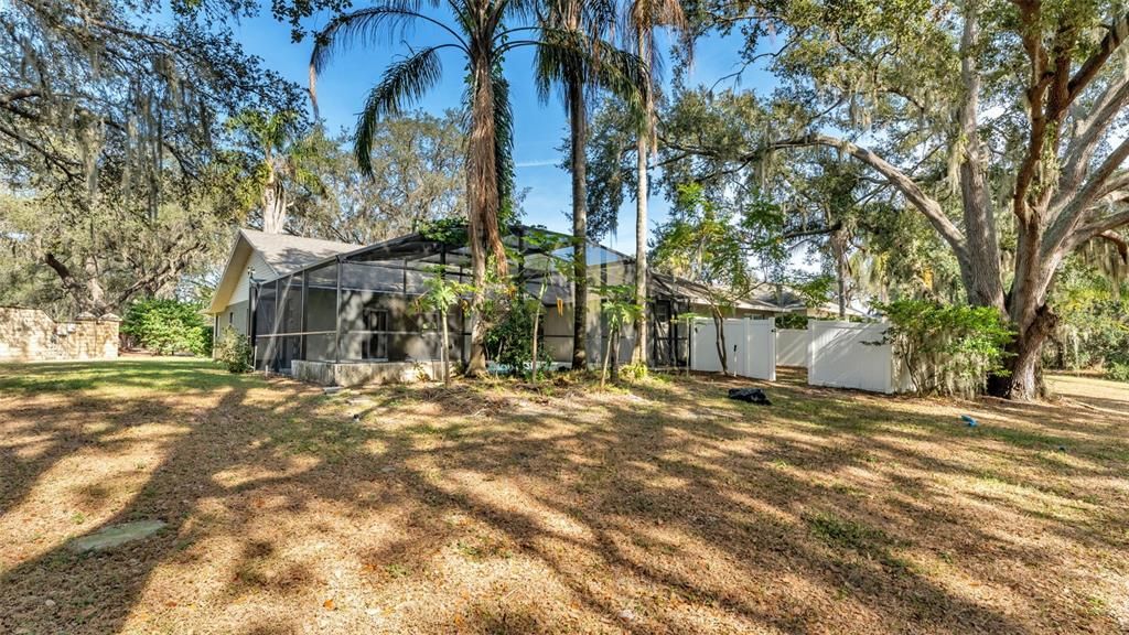 For Sale: $529,900 (5 beds, 3 baths, 2734 Square Feet)