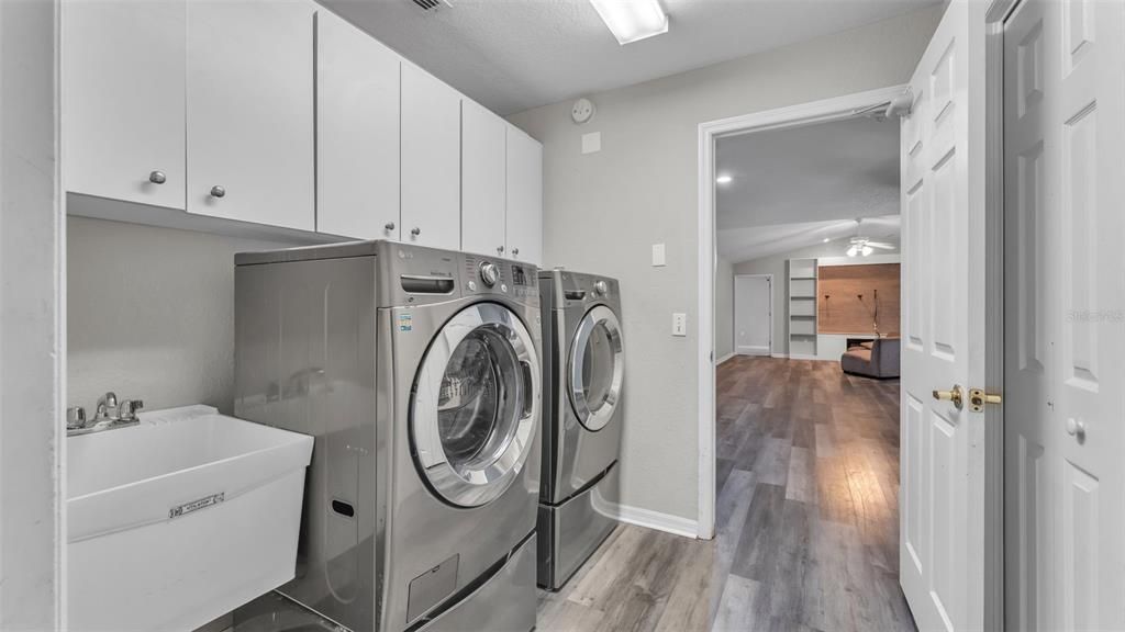 For Sale: $529,900 (5 beds, 3 baths, 2734 Square Feet)