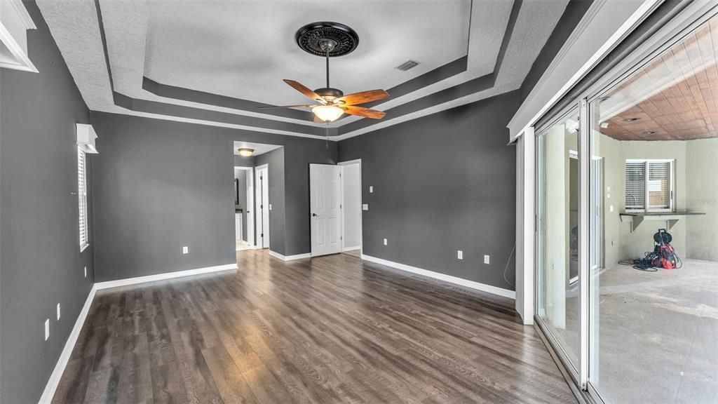 For Sale: $529,900 (5 beds, 3 baths, 2734 Square Feet)