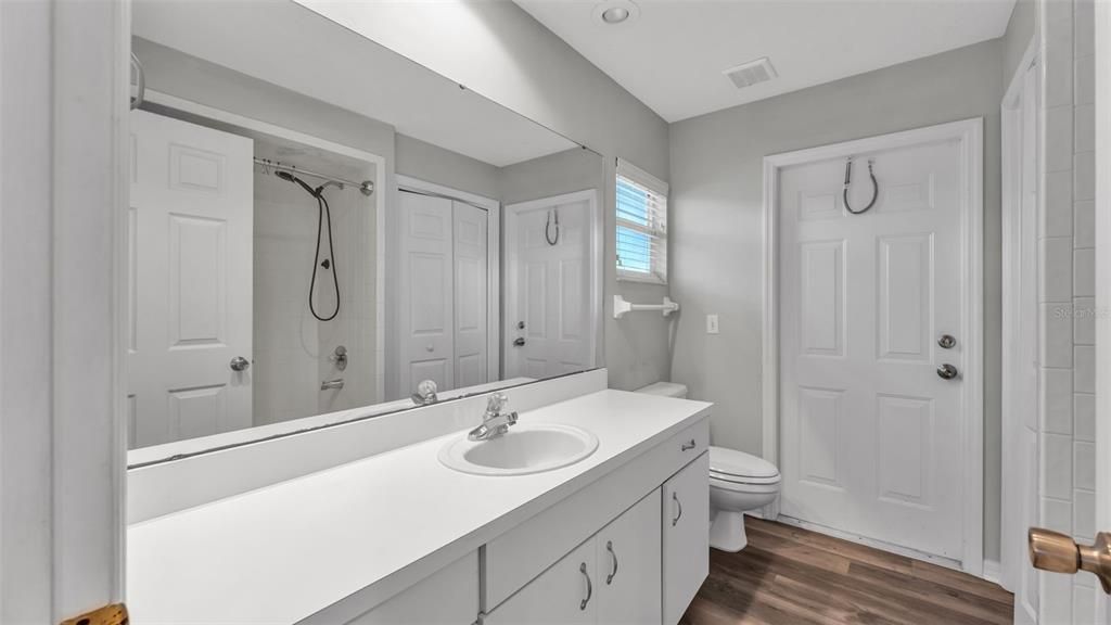 For Sale: $529,900 (5 beds, 3 baths, 2734 Square Feet)