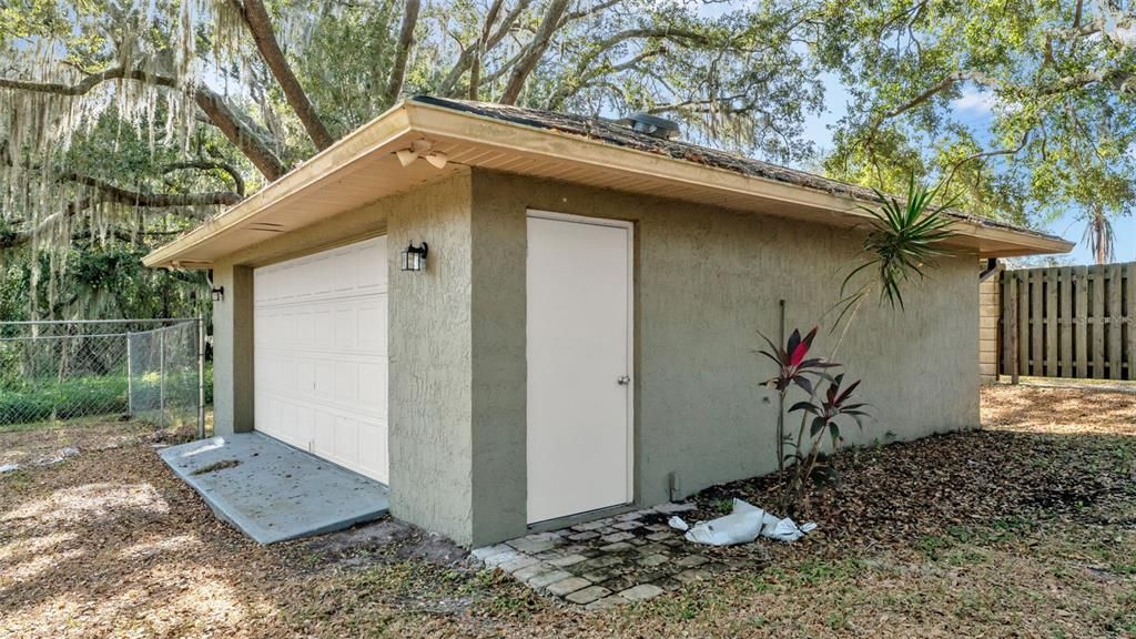 For Sale: $529,900 (5 beds, 3 baths, 2734 Square Feet)