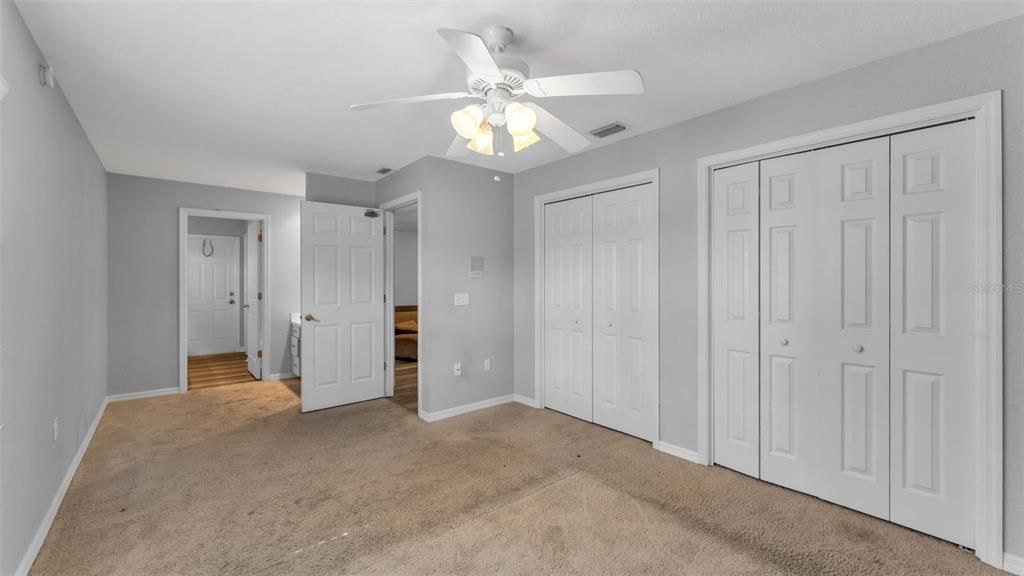 For Sale: $529,900 (5 beds, 3 baths, 2734 Square Feet)