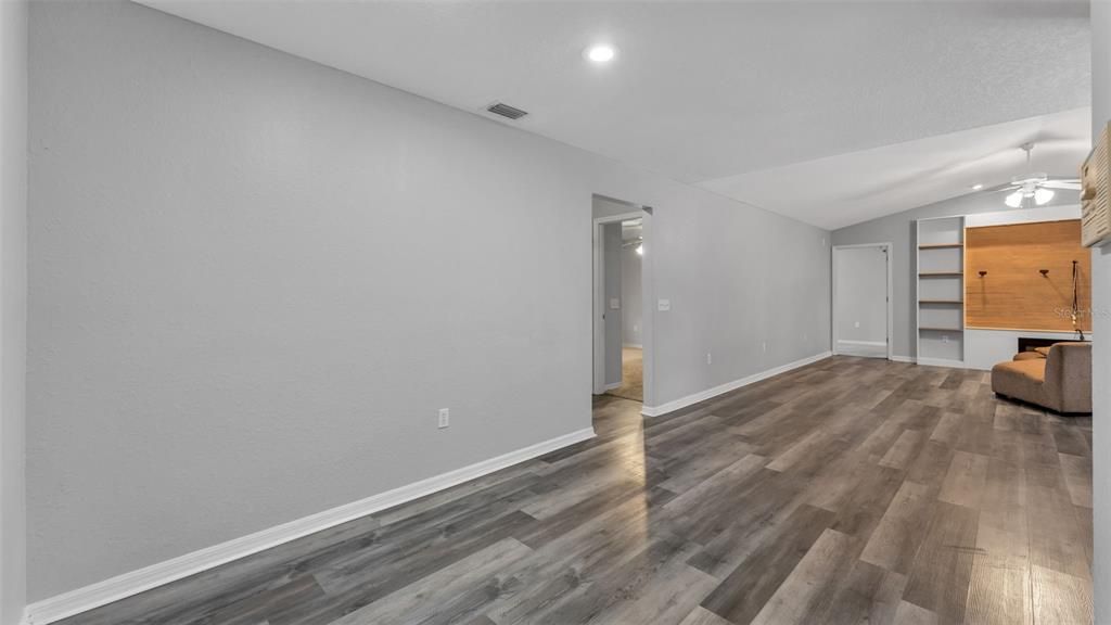 For Sale: $529,900 (5 beds, 3 baths, 2734 Square Feet)