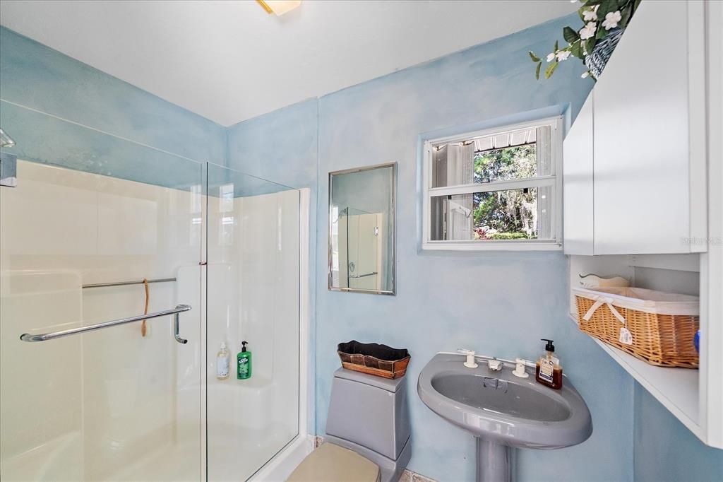 For Sale: $889,000 (5 beds, 4 baths, 5919 Square Feet)