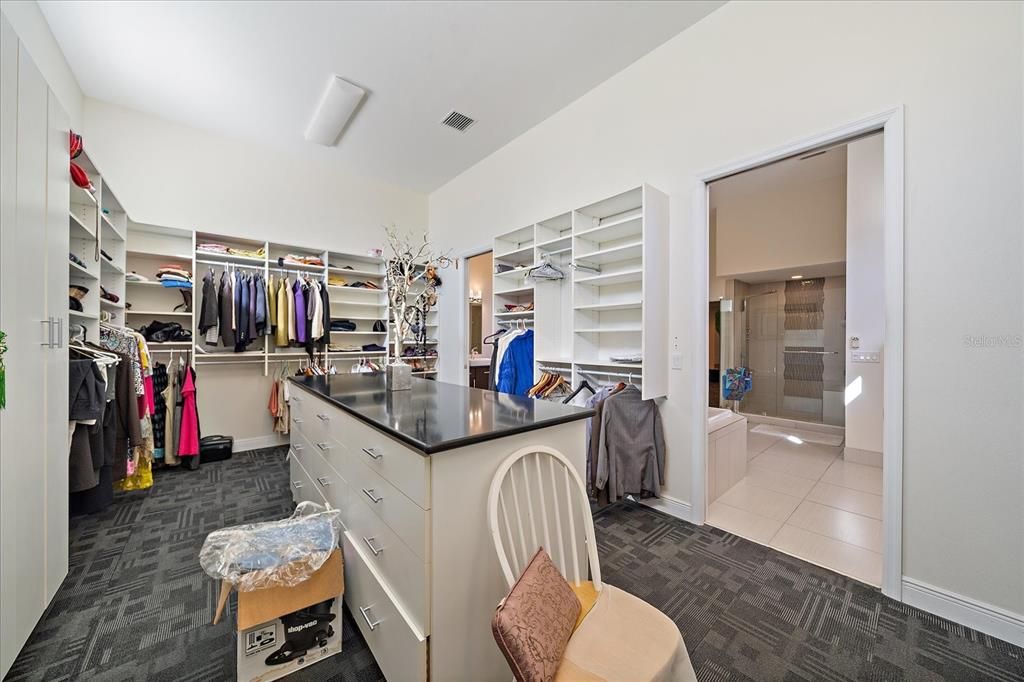 For Sale: $889,000 (5 beds, 4 baths, 5919 Square Feet)