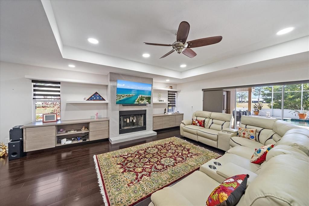 For Sale: $889,000 (5 beds, 4 baths, 5919 Square Feet)