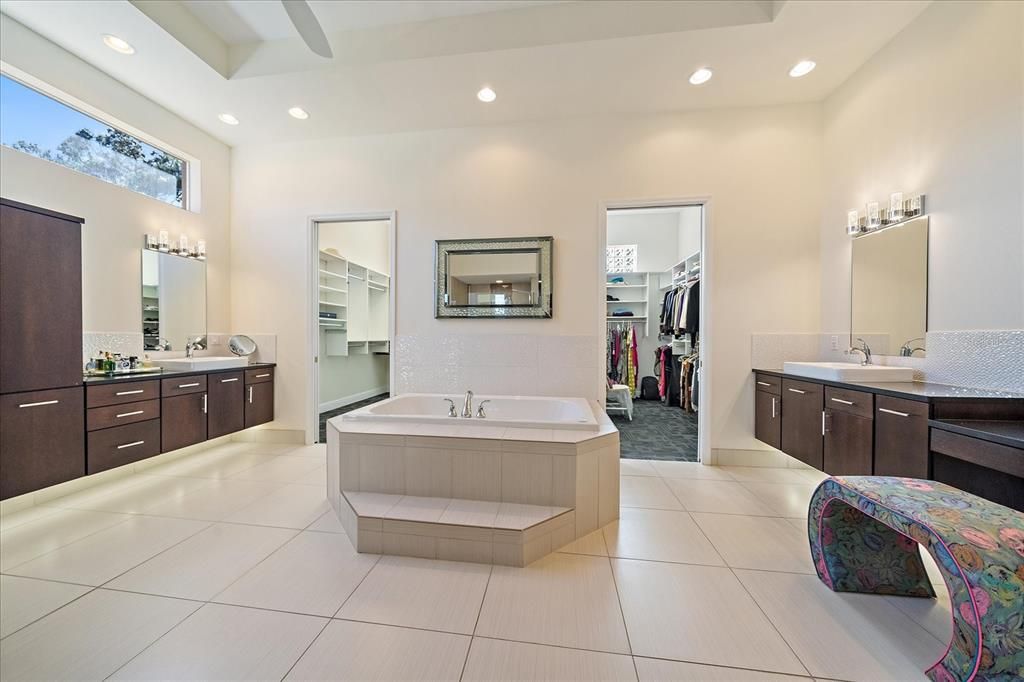 For Sale: $889,000 (5 beds, 4 baths, 5919 Square Feet)