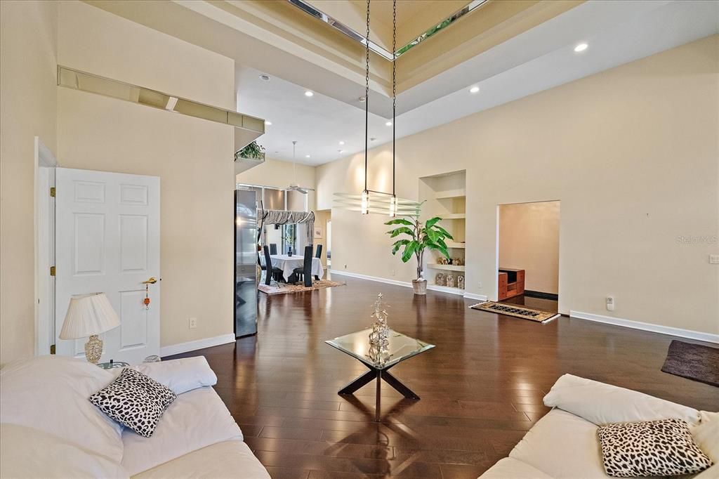 For Sale: $889,000 (5 beds, 4 baths, 5919 Square Feet)