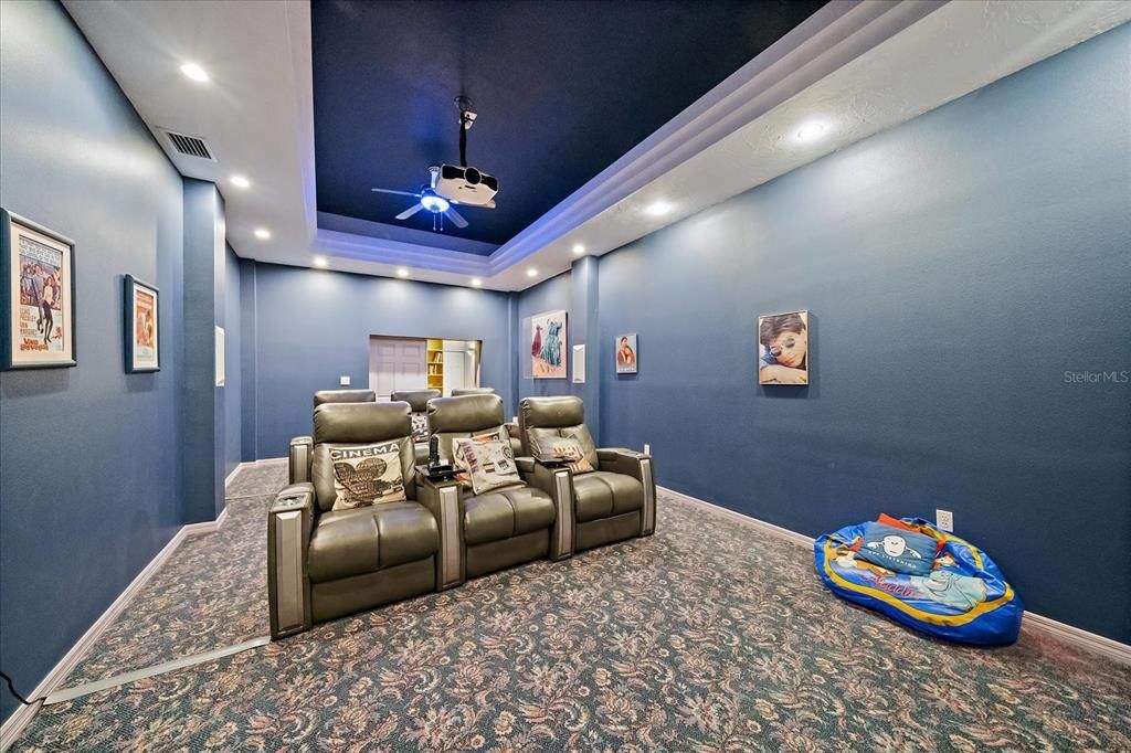 For Sale: $889,000 (5 beds, 4 baths, 5919 Square Feet)