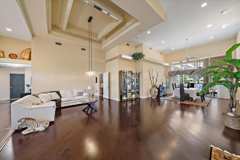 For Sale: $889,000 (5 beds, 4 baths, 5919 Square Feet)