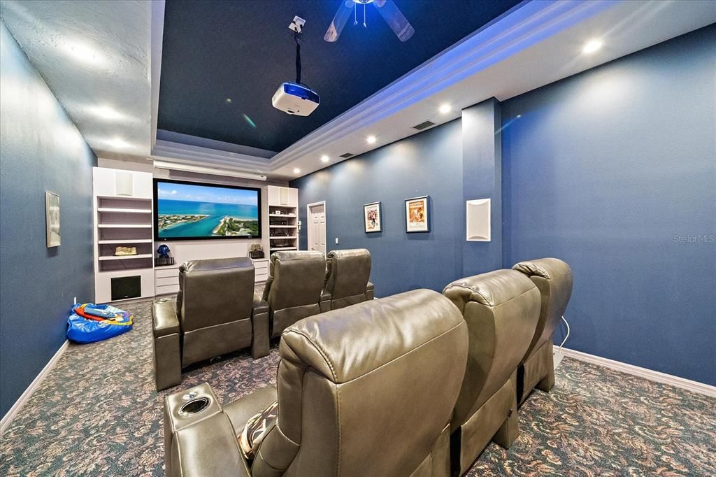 For Sale: $889,000 (5 beds, 4 baths, 5919 Square Feet)