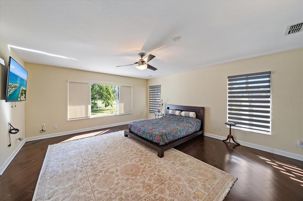 For Sale: $889,000 (5 beds, 4 baths, 5919 Square Feet)