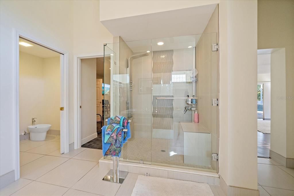 For Sale: $889,000 (5 beds, 4 baths, 5919 Square Feet)