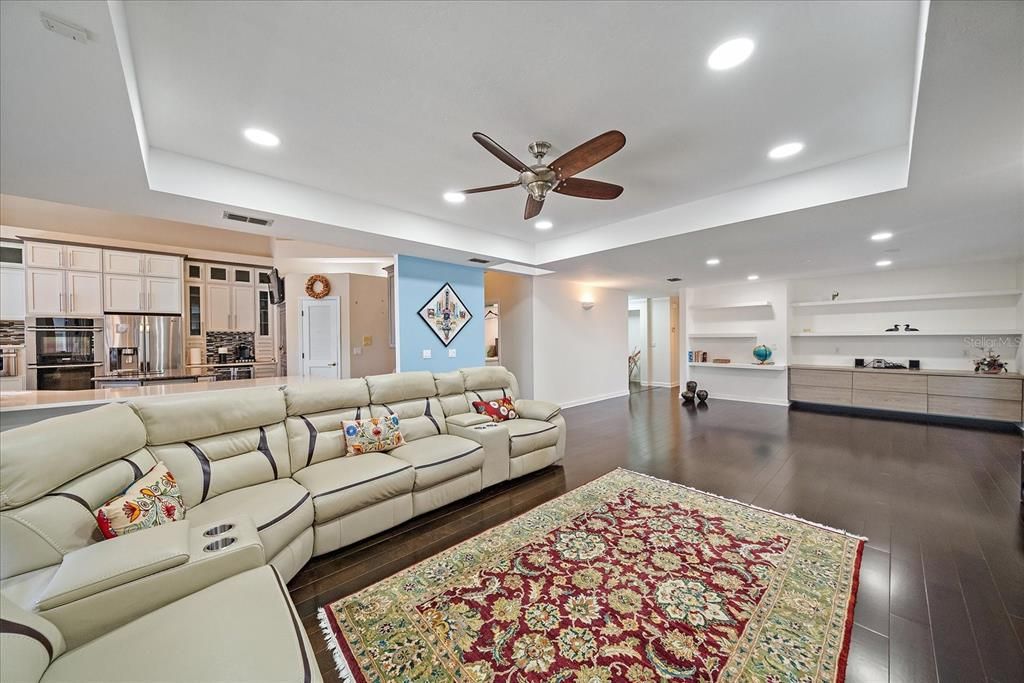 For Sale: $889,000 (5 beds, 4 baths, 5919 Square Feet)