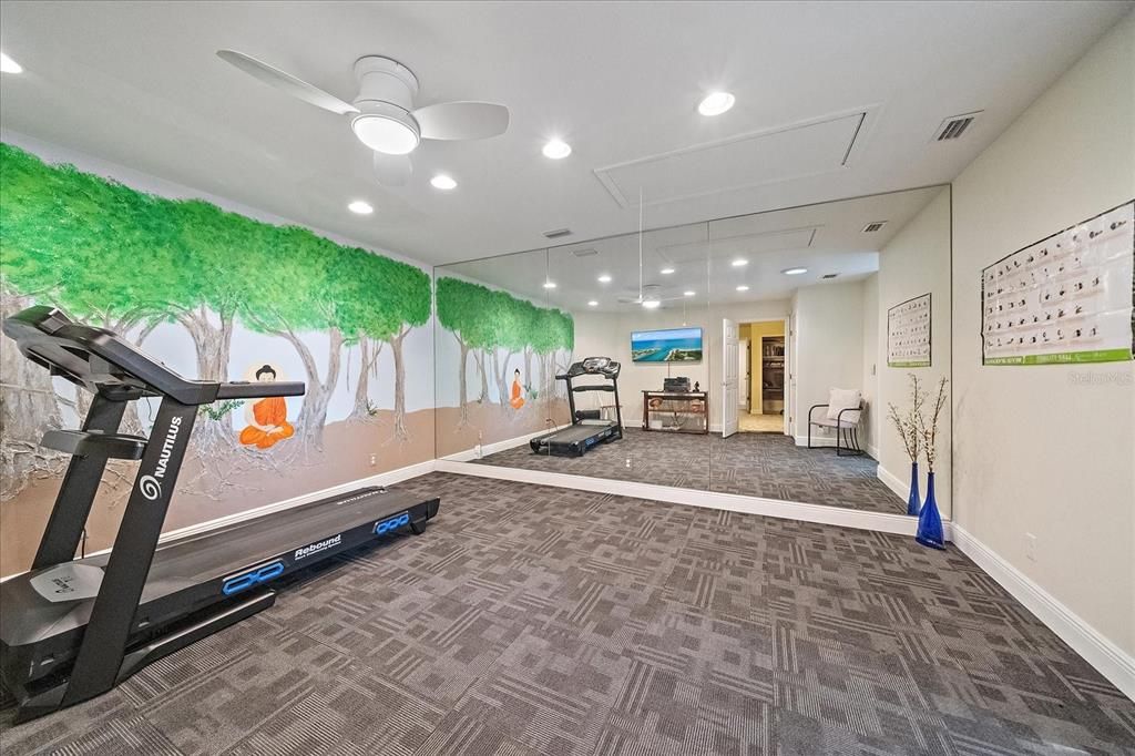 For Sale: $889,000 (5 beds, 4 baths, 5919 Square Feet)