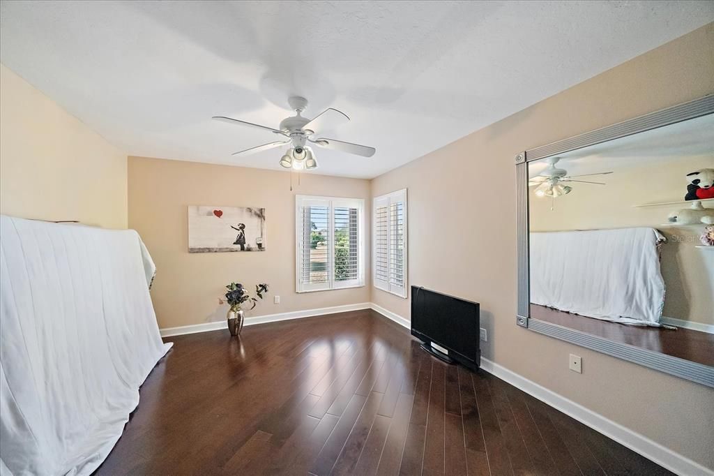 For Sale: $889,000 (5 beds, 4 baths, 5919 Square Feet)