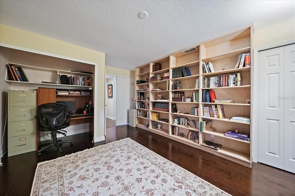 For Sale: $889,000 (5 beds, 4 baths, 5919 Square Feet)