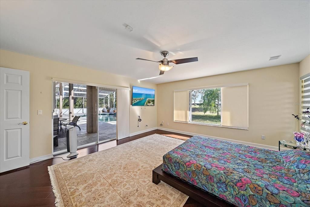 For Sale: $889,000 (5 beds, 4 baths, 5919 Square Feet)