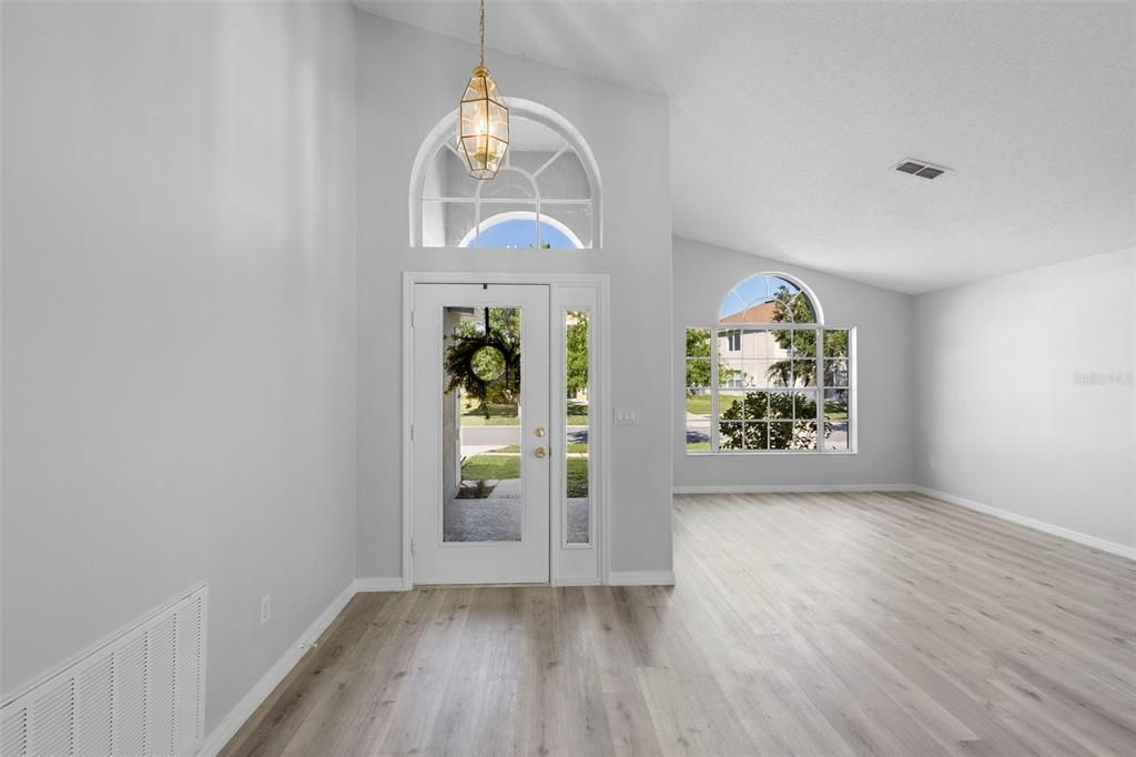 For Sale: $384,990 (4 beds, 2 baths, 1957 Square Feet)