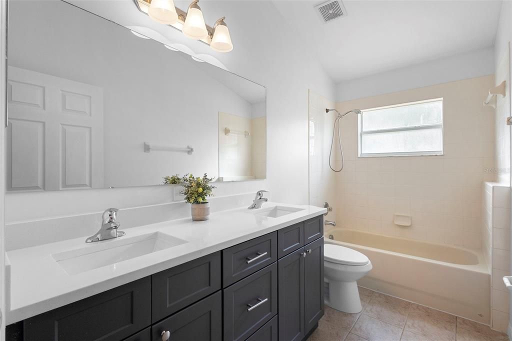 For Sale: $384,990 (4 beds, 2 baths, 1957 Square Feet)