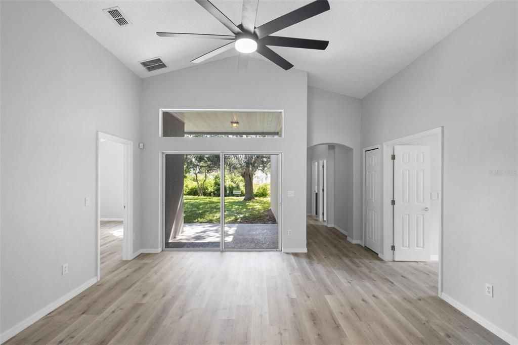 For Sale: $384,990 (4 beds, 2 baths, 1957 Square Feet)