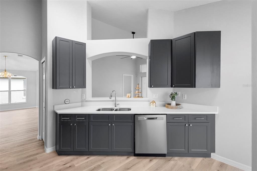 For Sale: $384,990 (4 beds, 2 baths, 1957 Square Feet)