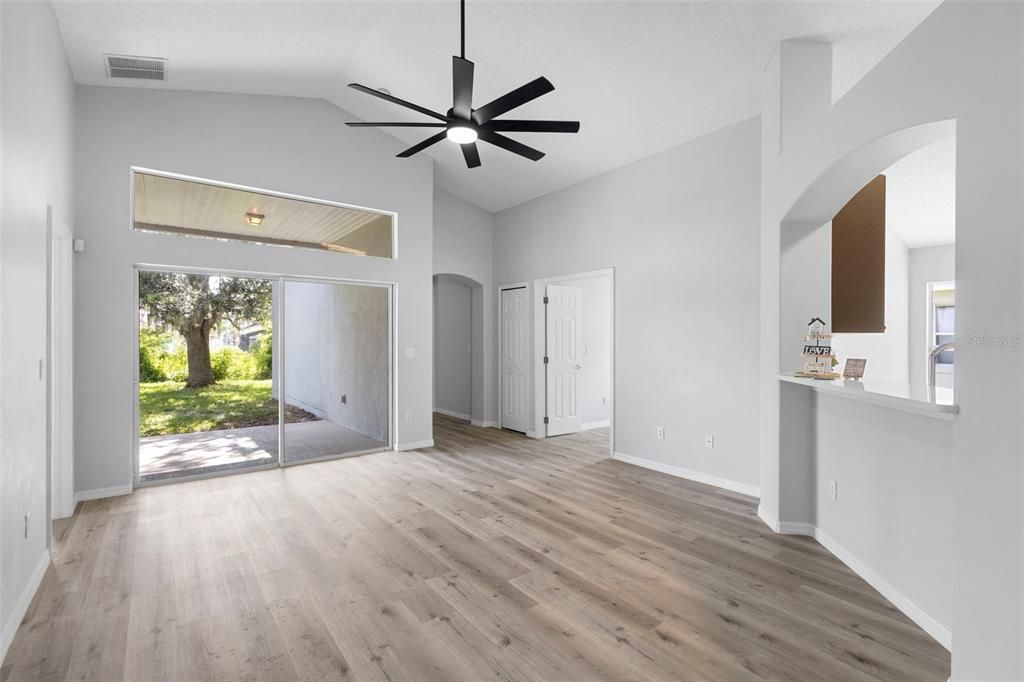 For Sale: $384,990 (4 beds, 2 baths, 1957 Square Feet)