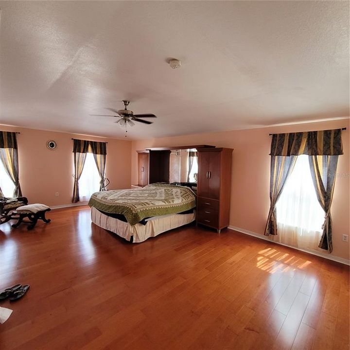 En Renta: $3,100 (5 camas, 4 baños, 3911 Pies cuadrados)