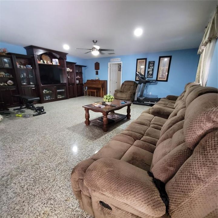 En Renta: $3,100 (5 camas, 4 baños, 3911 Pies cuadrados)