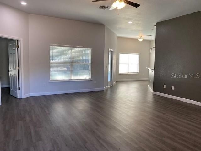 For Sale: $350,000 (3 beds, 2 baths, 1705 Square Feet)