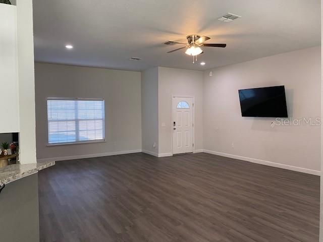 For Sale: $350,000 (3 beds, 2 baths, 1705 Square Feet)